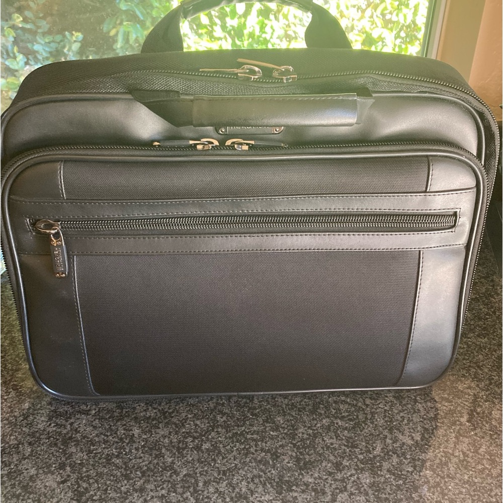 Kenneth Cole Reaction Black laptop case